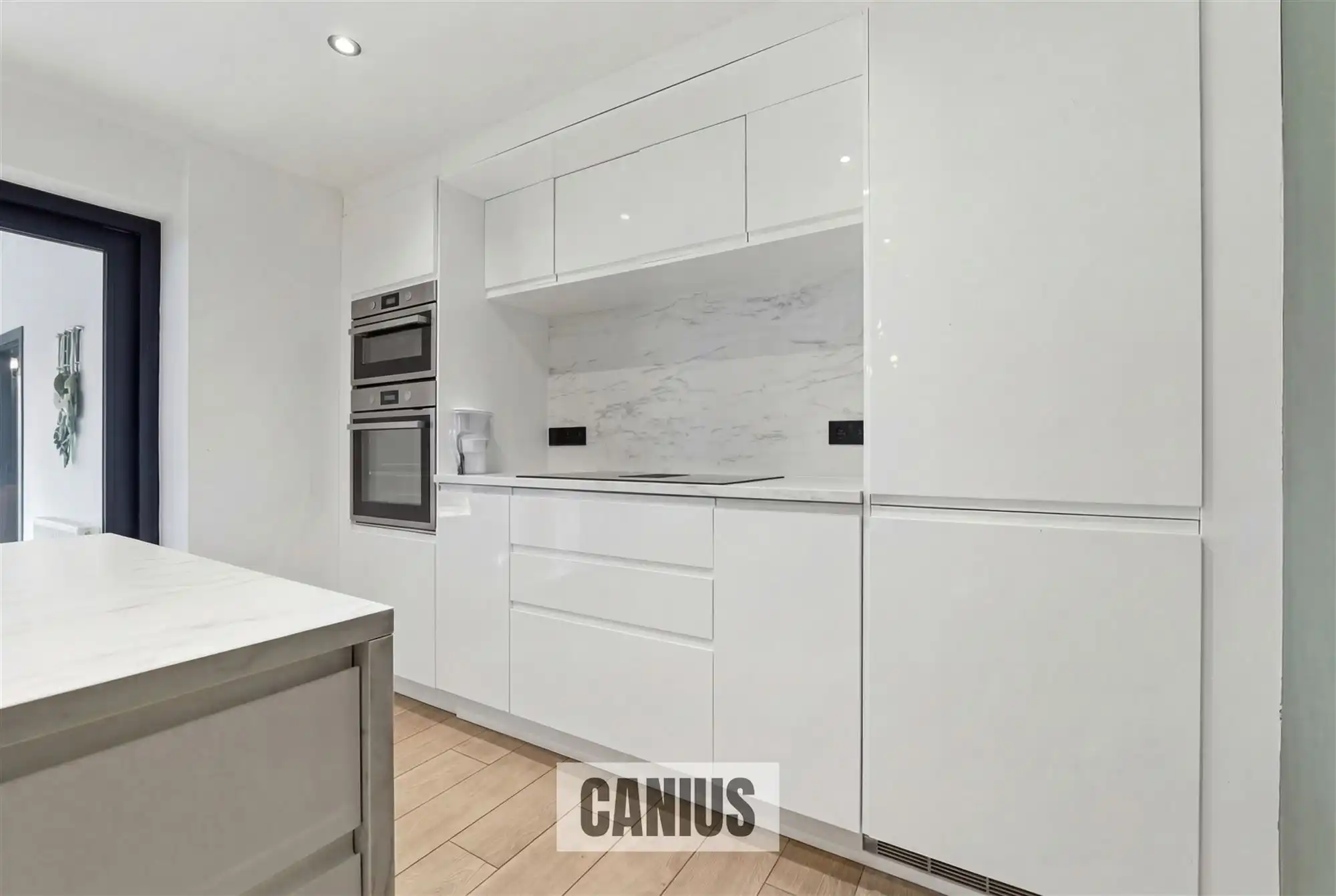GERENOVEERDE OPEN BEBOUWING MET VIER SLAAPKAMERS foto 8