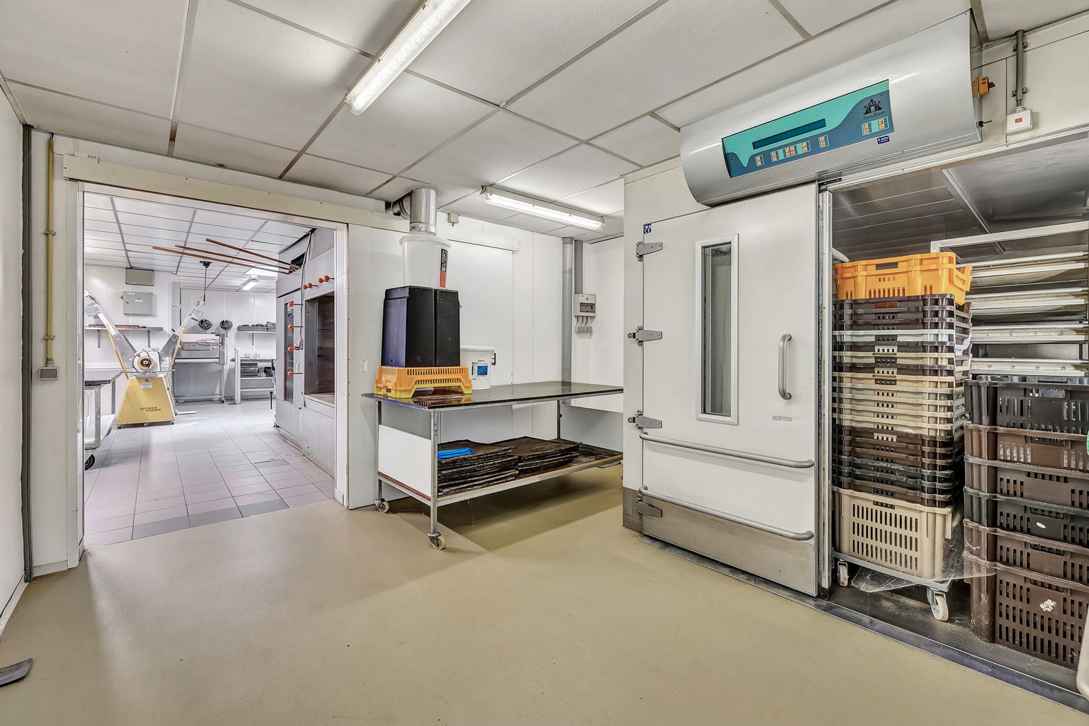 Unieke woning met oplsagplaats foto 26