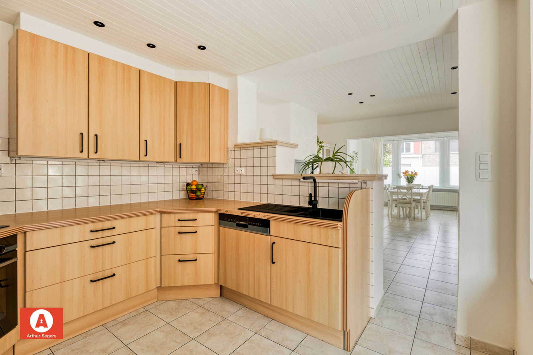 Instapklare woning op centrale liggig foto 9