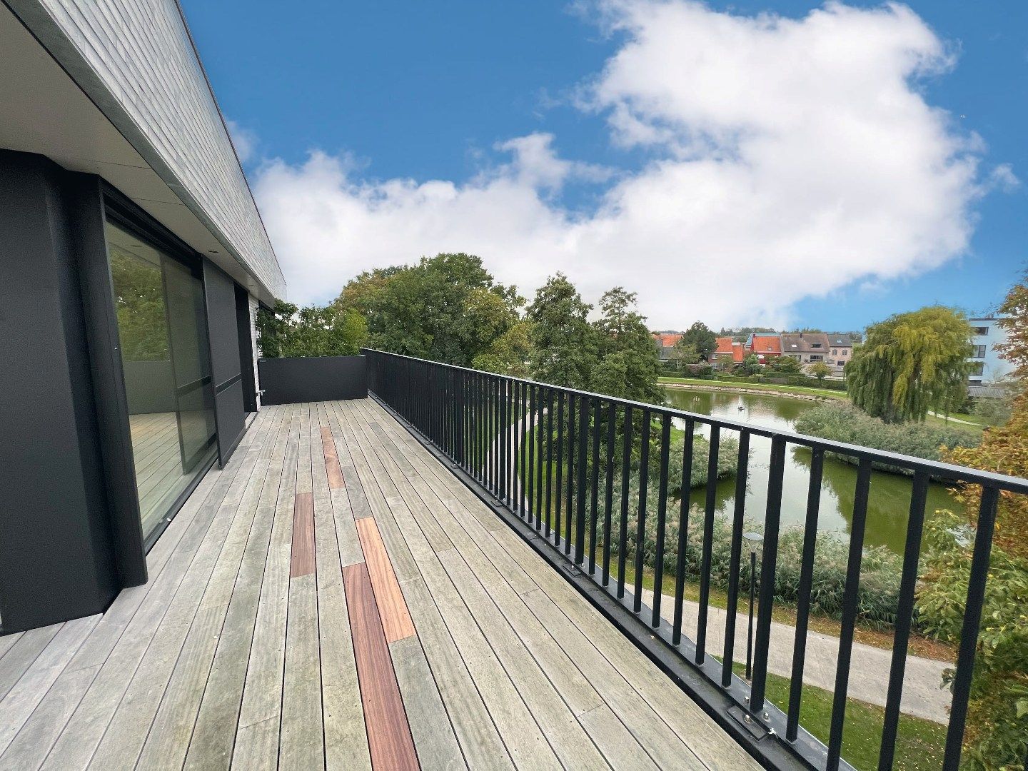 STIJLVOL PENTHOUSE IN RESIDENTIE DE POST IN LANGEMARK MET UNIEK UITZICHT OP DE VIJVER foto 9