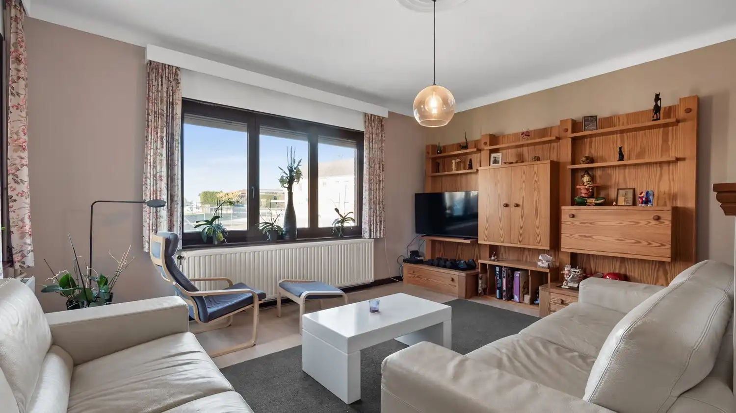 Te renoveren halfopen bebouwing met 2 slaapkamers. foto 10