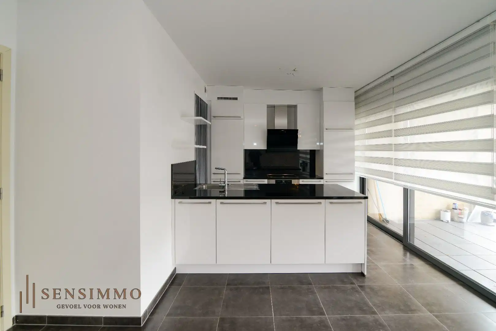 Mooi appartement met 2 slpk, ruim terras en parking foto 4
