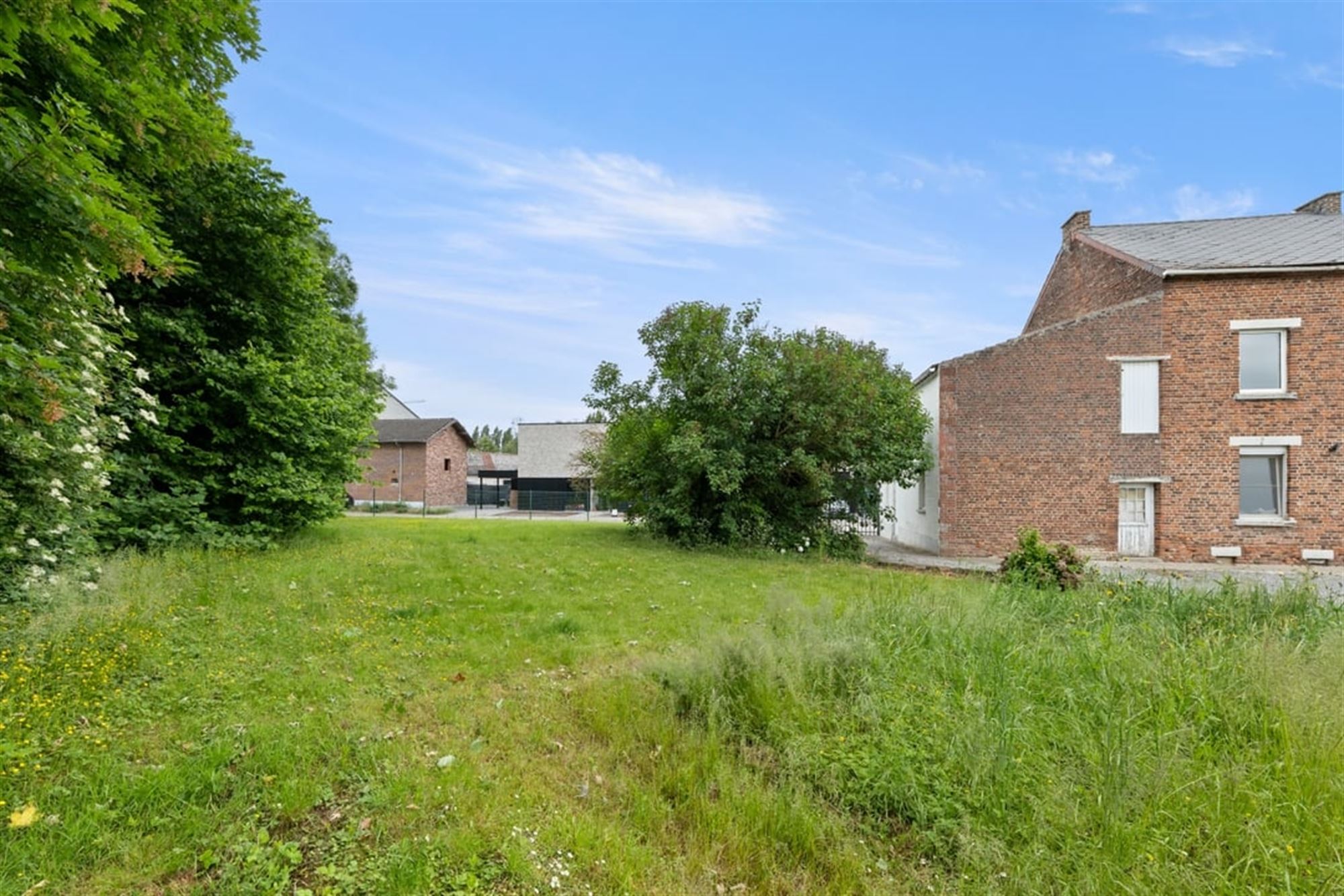 TE RENOVEREN GEZINSWONING MET LOODS IN HET LANDELIJKE GINGELOM  foto 30