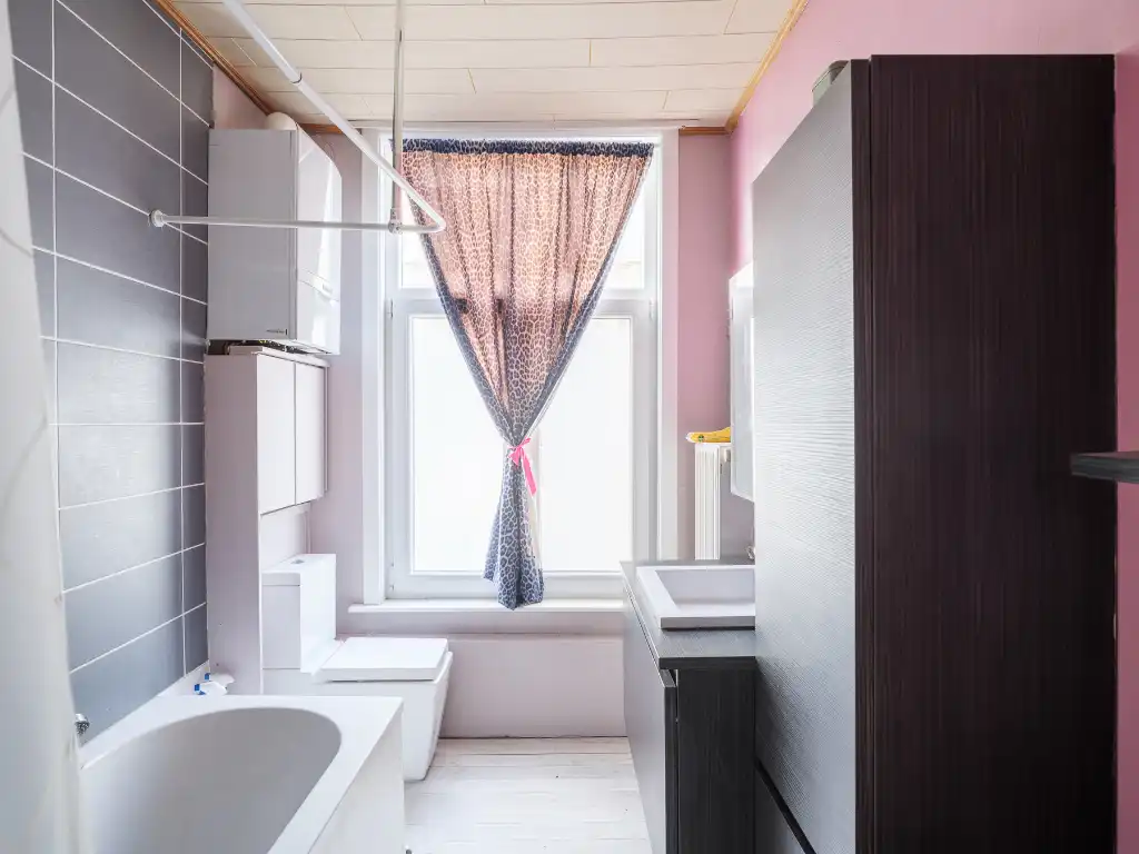 Te renoveren stadswoning met vergunning op exclusieve locatie foto 14