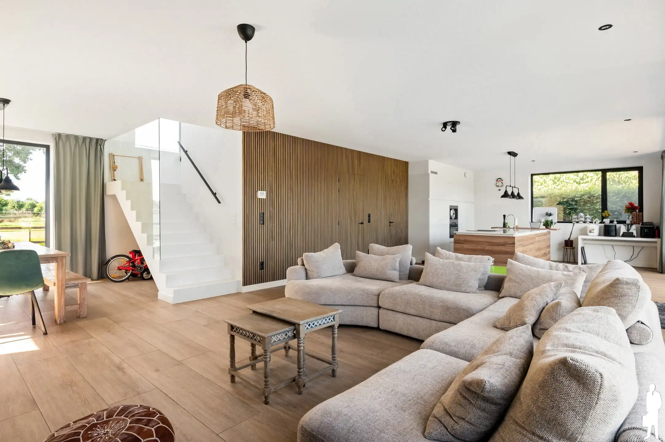 Landelijk en rustig gelegen woning met 4 slaapkamers en 2 badkamers op 1021 m2. foto 7