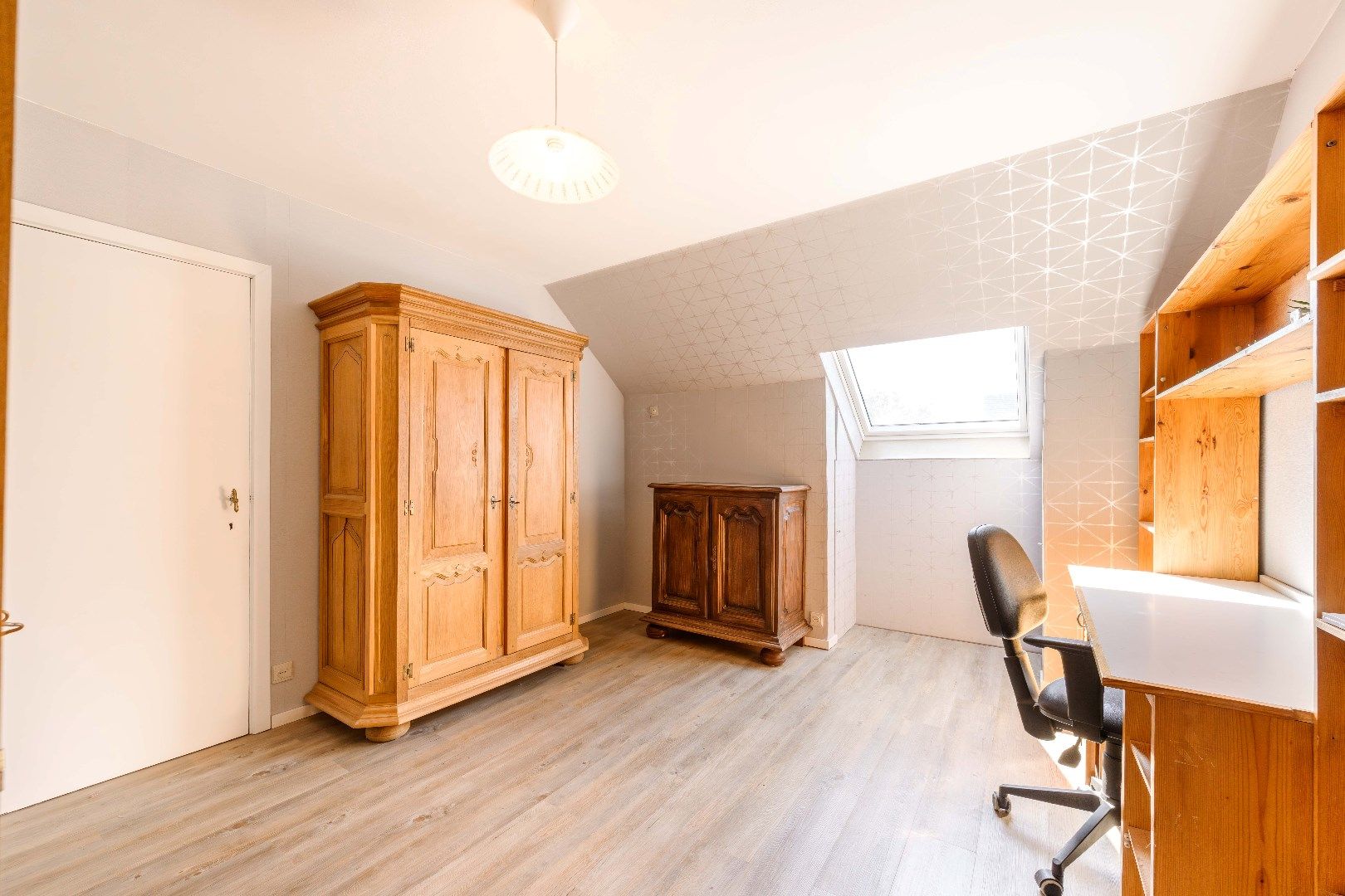 ALLEENSTAANDE WONING IN RUSTIGE WOONWIJK | 4 SLPKS | GARAGE foto 17