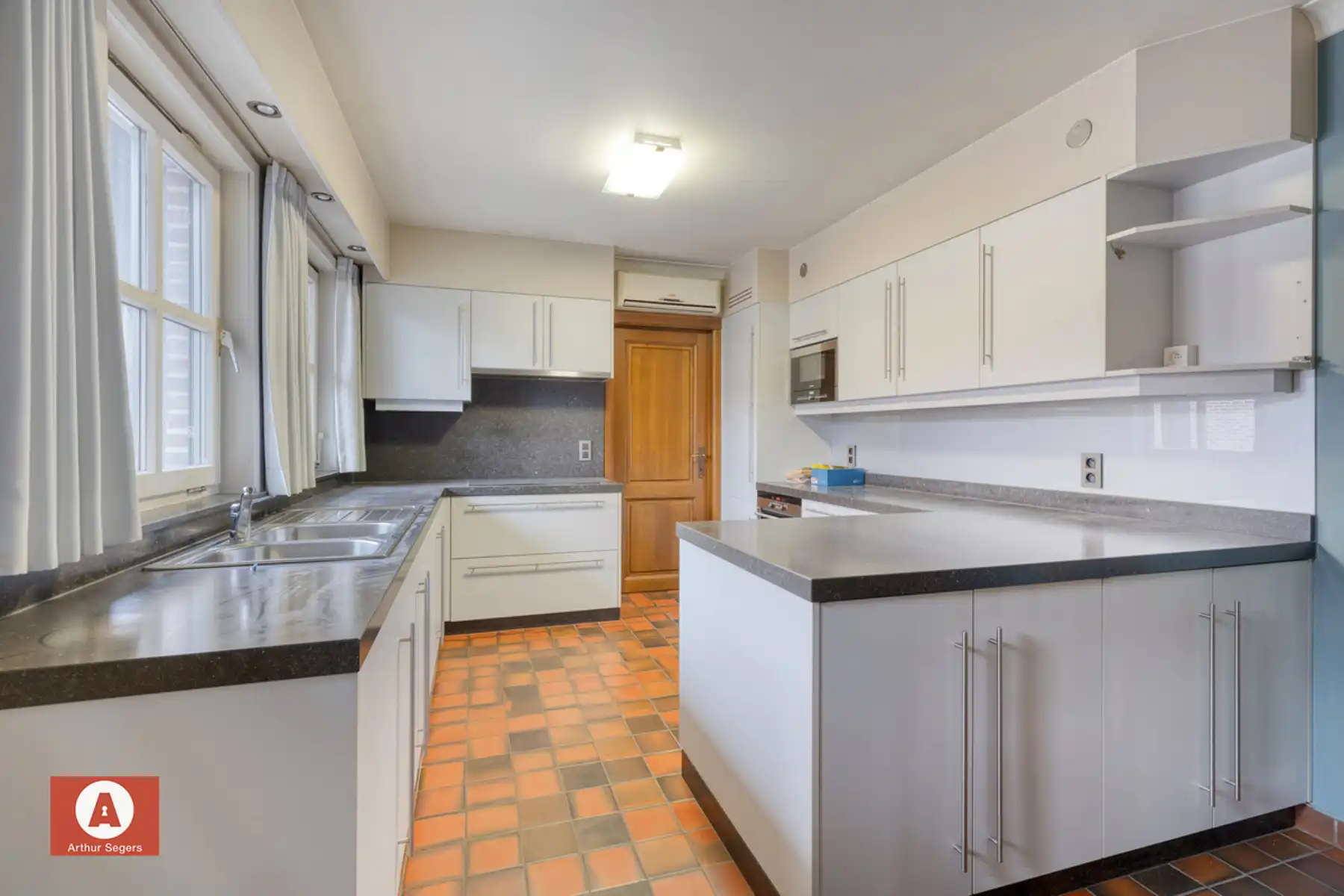 Woning met atelier en 4 slaapkamers in Buggenhout foto 12