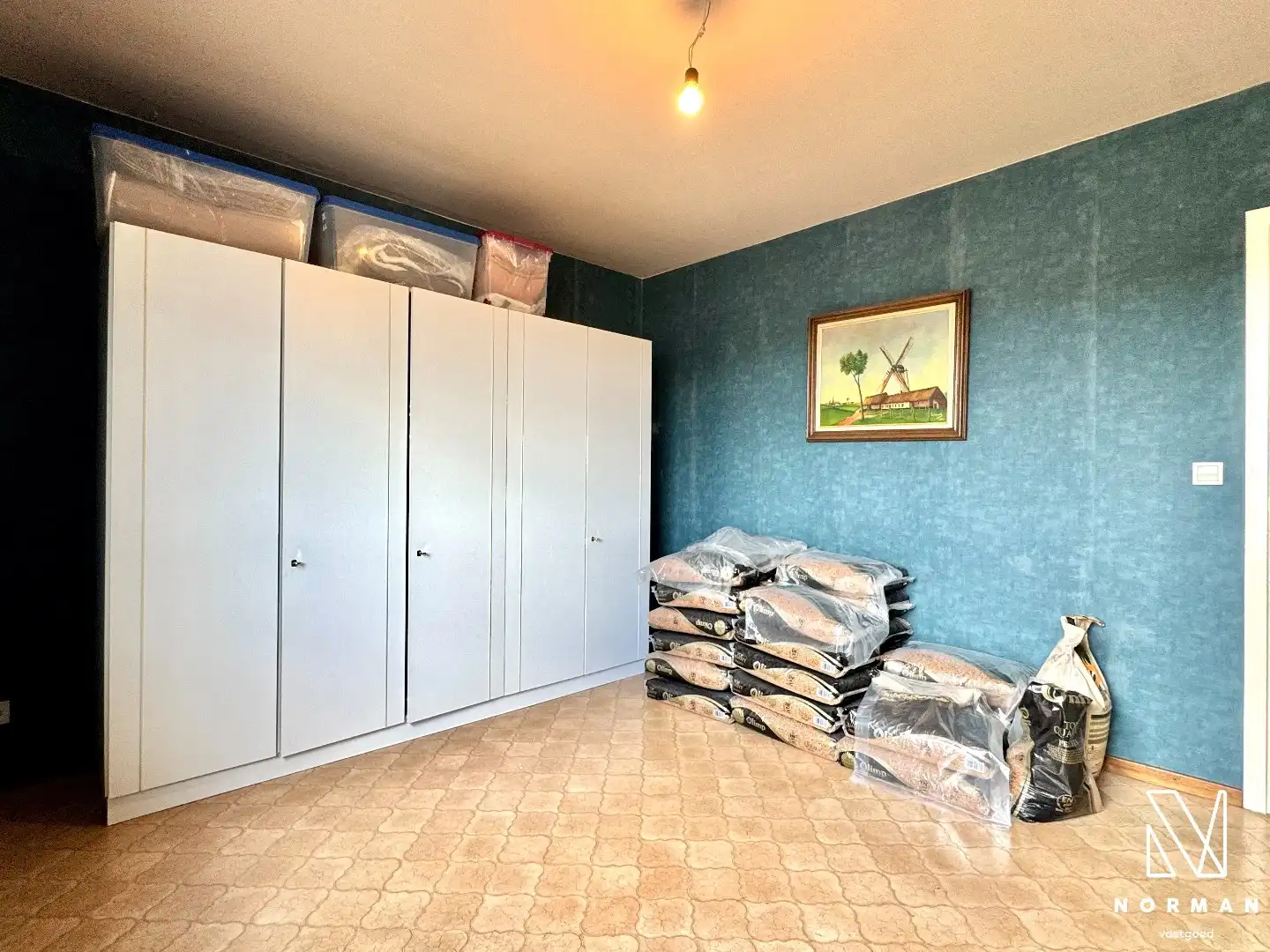 Instapklaar 2-slaapkamer appartement inclusief autostaanplaats en terras te koop in Kuurne! foto 13