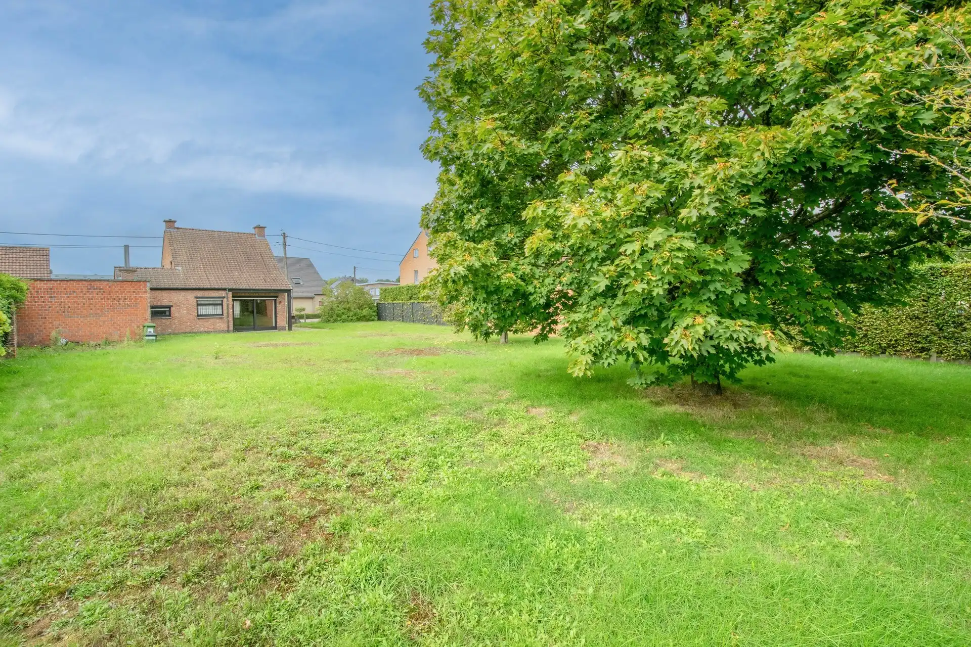 Te renoveren open bebouwing / bouwgrond op een mooi perceel van 930m² foto 4