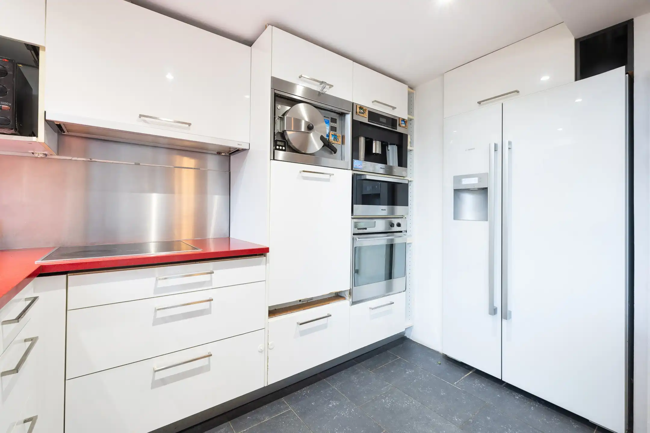 Huis met potentieel voor verkaveling van het terrein foto 6