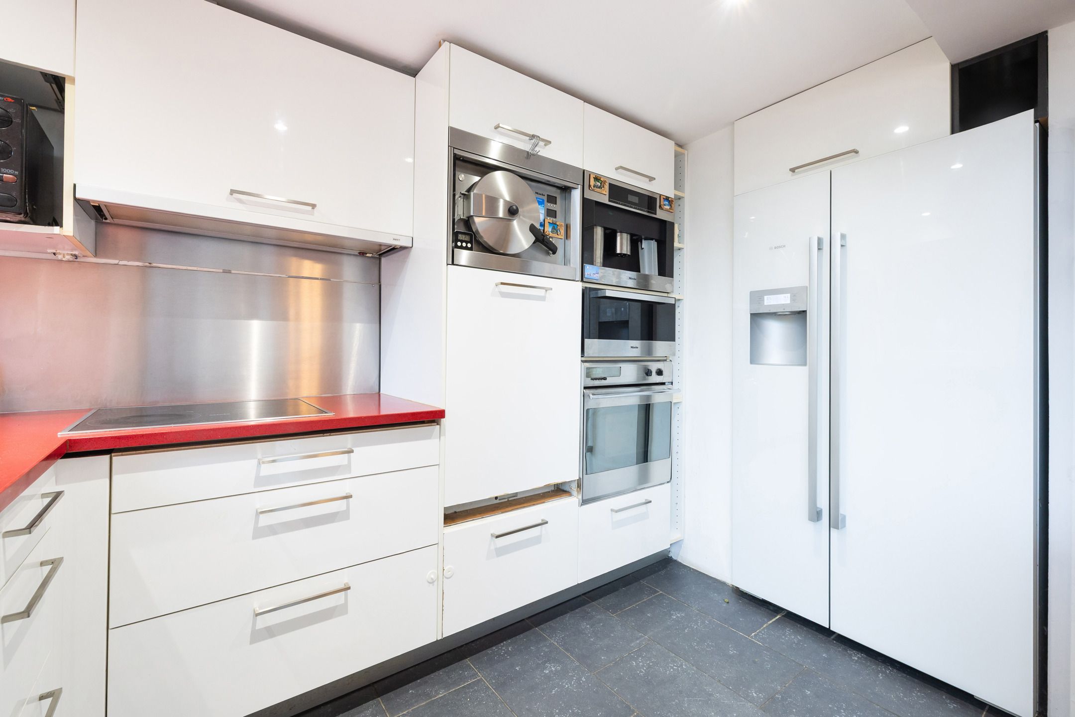 Huis met potentieel voor verkaveling van het terrein foto 6