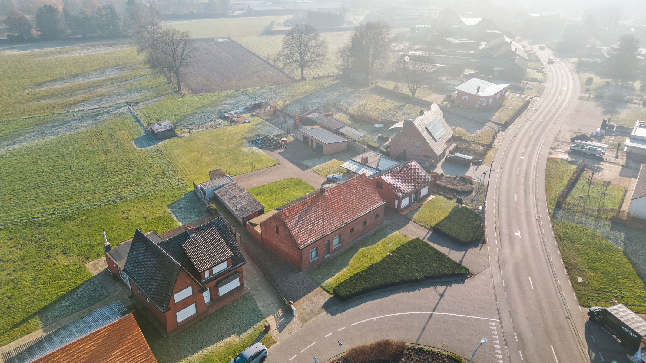 Te renoveren woning met vrij zicht over weilanden foto 30