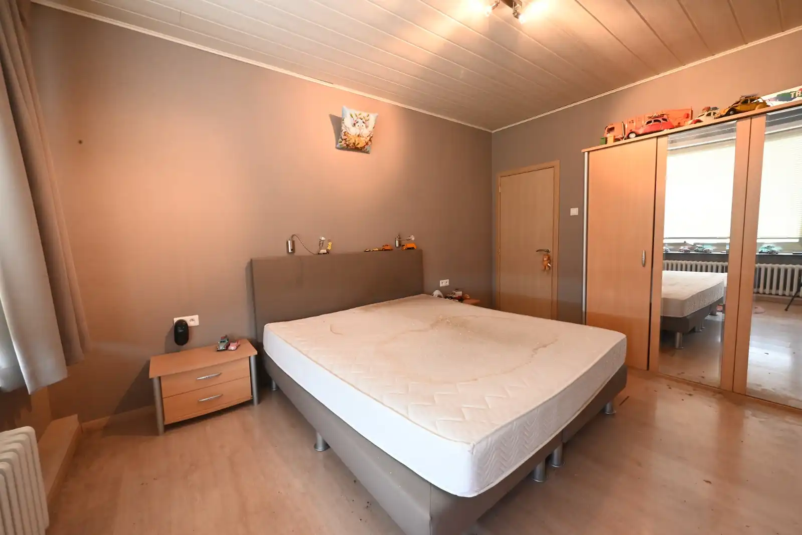 Woning (3slpk) + volledig ingerichte studio in het hartje van Ardooie! foto 7