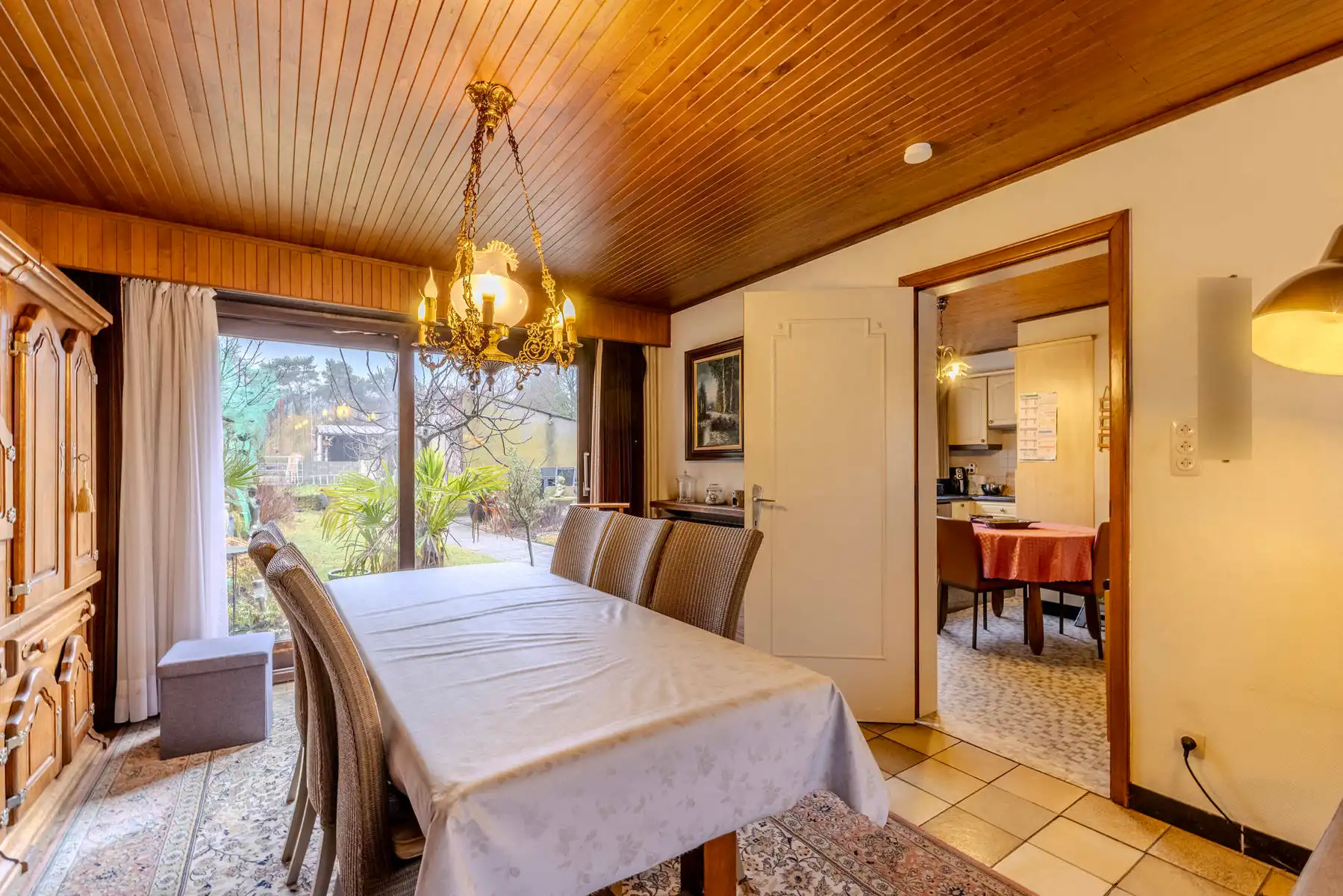 Ruime gezinswoning met 4 slpks op een perceel van ca. 800 m² foto 10