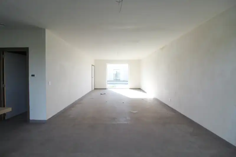 Ruime nieuwbouwwoning te Roeselare foto 3