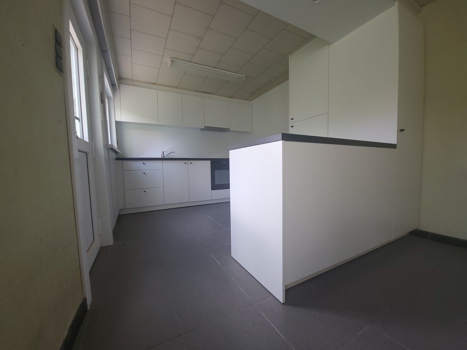 Ruime, centraal gelegen woning in Deinze foto 7