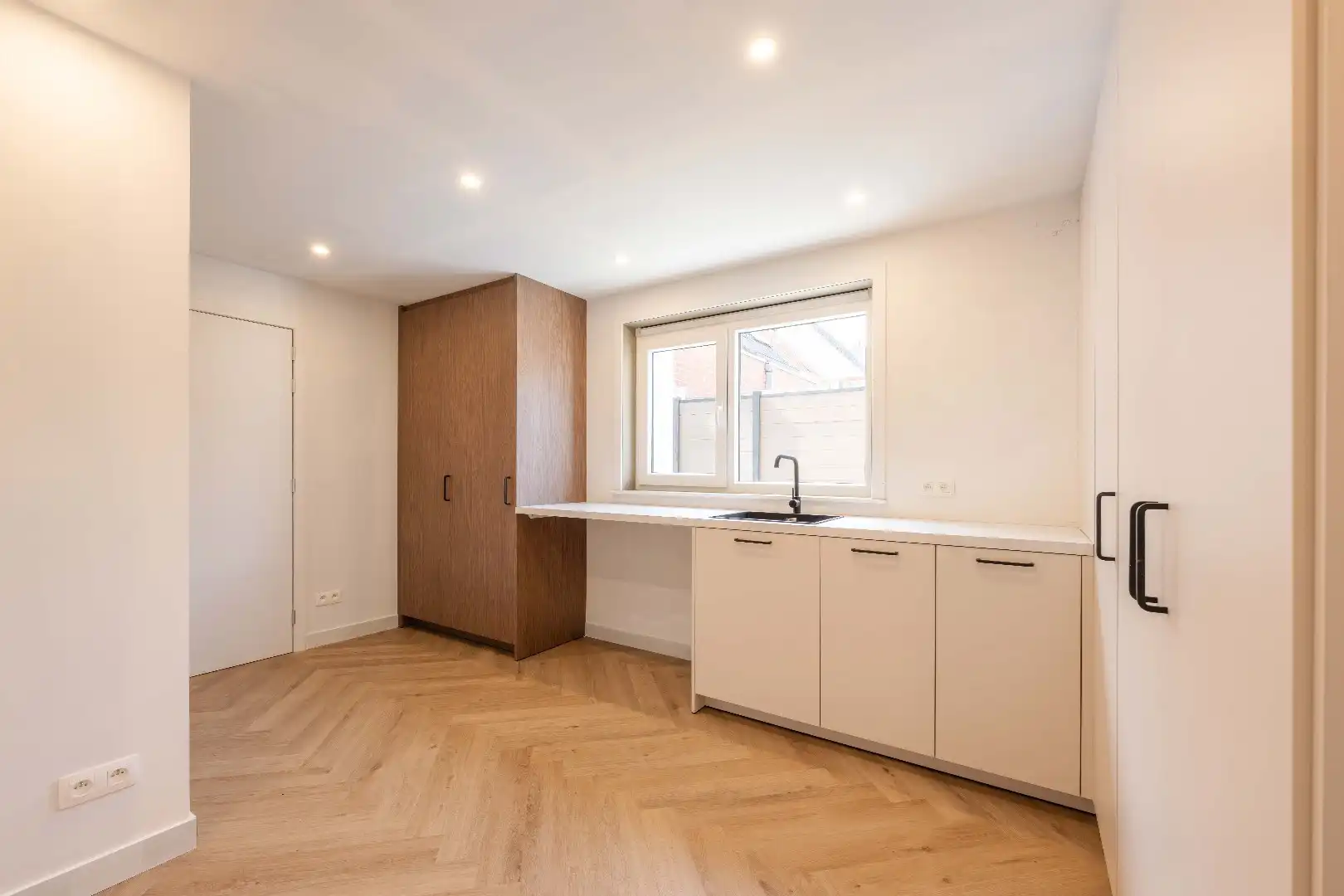VOLLEDIG GERENOVEERDE, ZEER RUIME WONING VLAKBIJ CENTRUM ARDOOIE foto 10