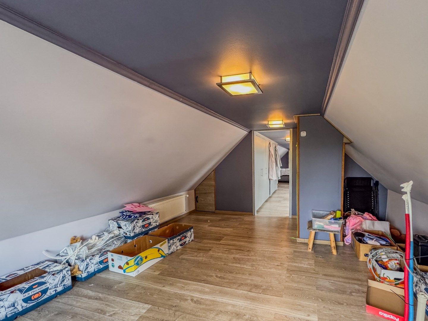 Verrassend ruime woning met 3 slaapkamers, tuin en garage. foto 19