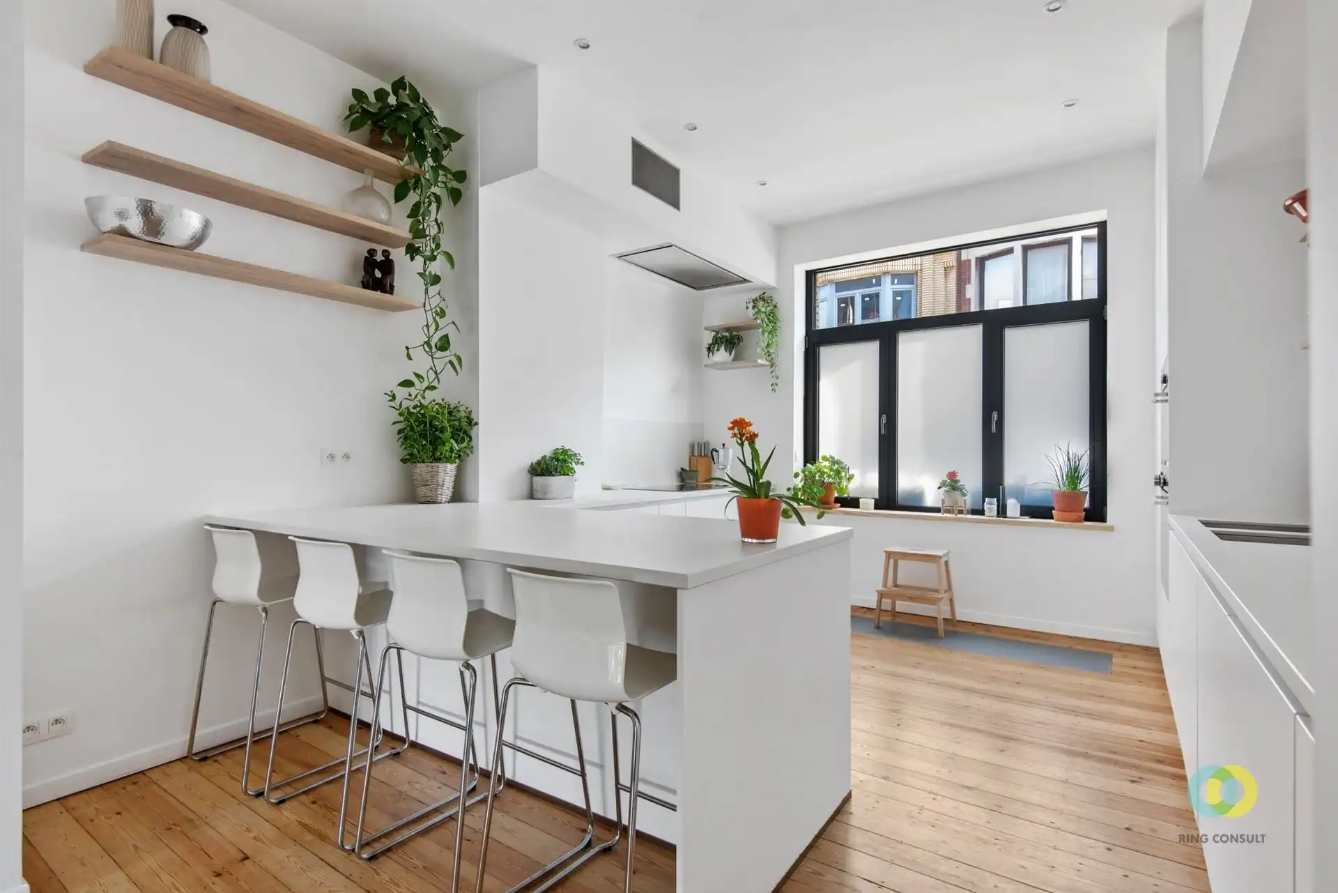 Charmante eengezinswoning met tuin foto 5