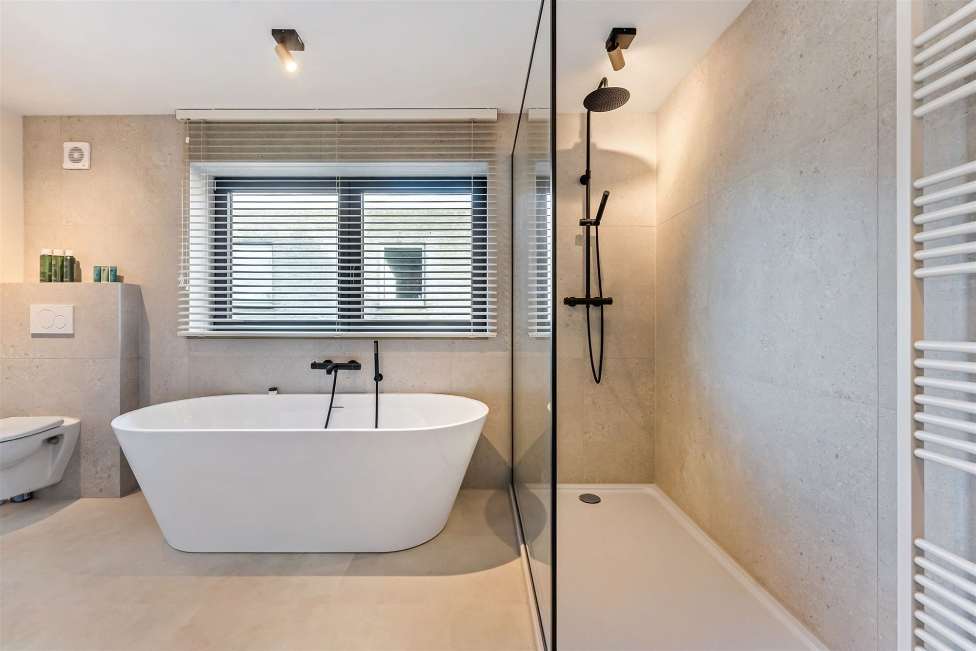 COMPLEET GERENOVEERDE WONING OP PERCEEL VAN BIJNA 8 ARE VLAK BIJ ZOLDER CENTRUM, OMGEVEN DOOR GROEN. foto 27