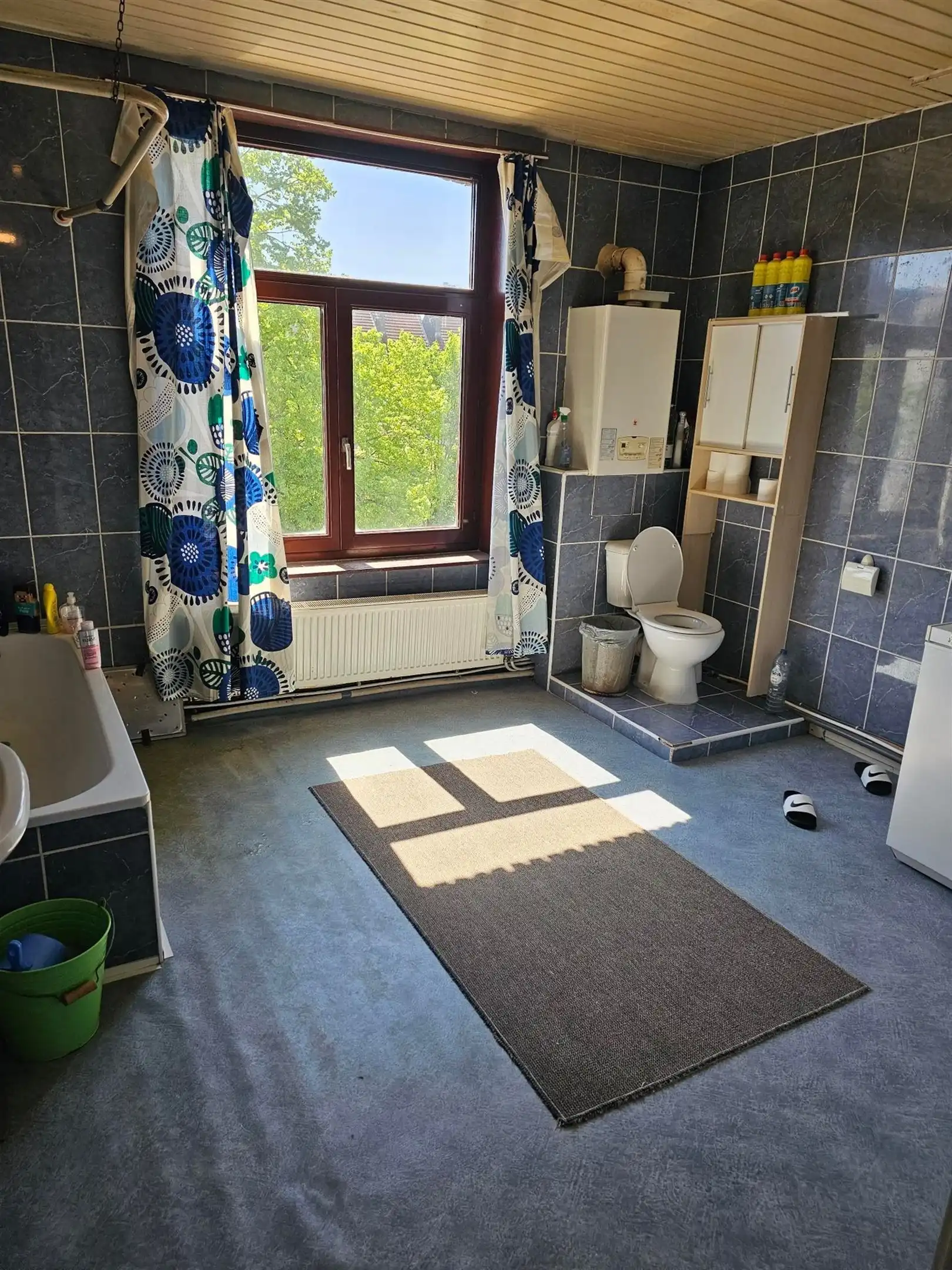 Centraal gelegen rijwoning met 3 slaapkamers en grote geïsoleerde zolder. foto 9