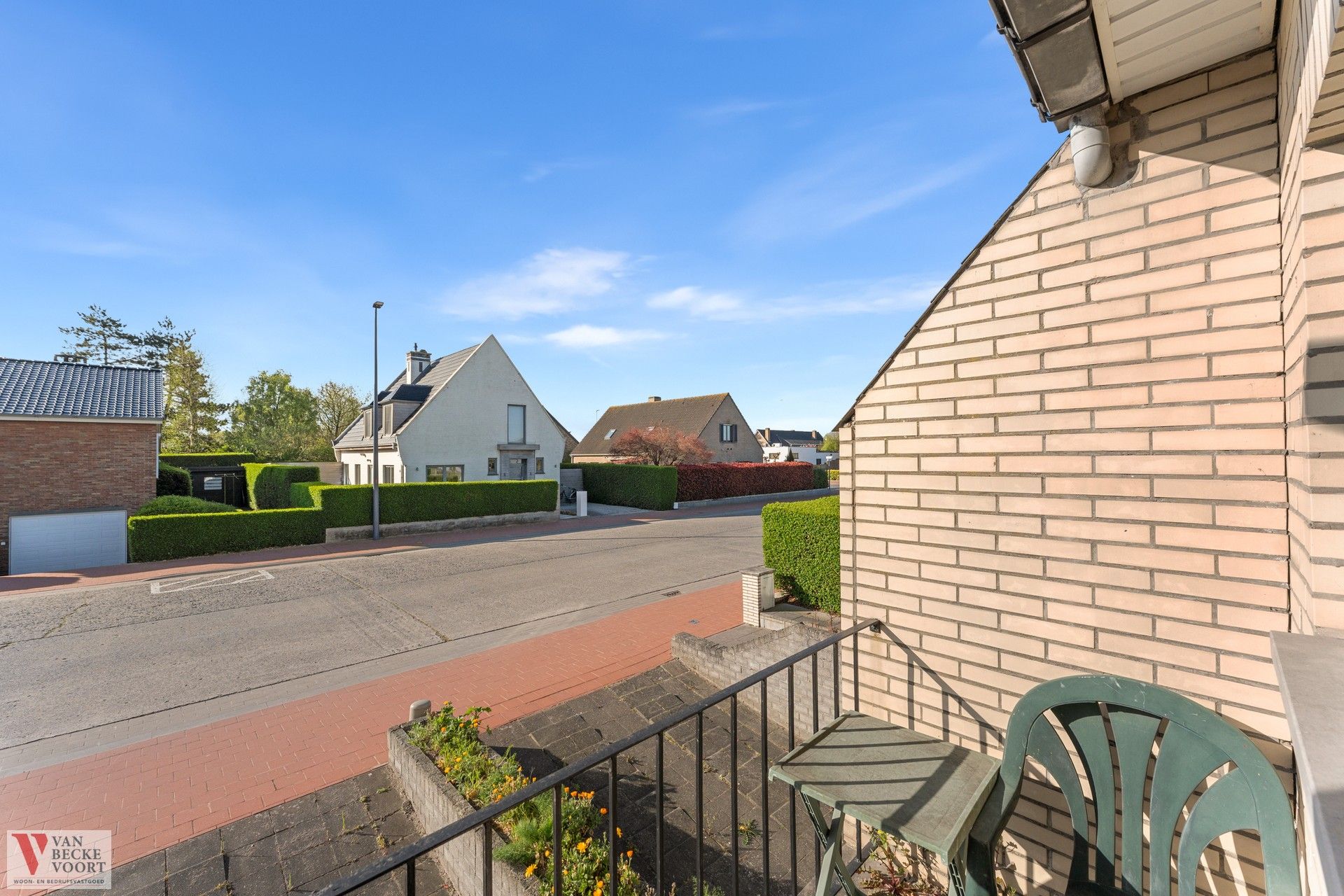 Halfopen woning opgedeeld in 2 units foto 11