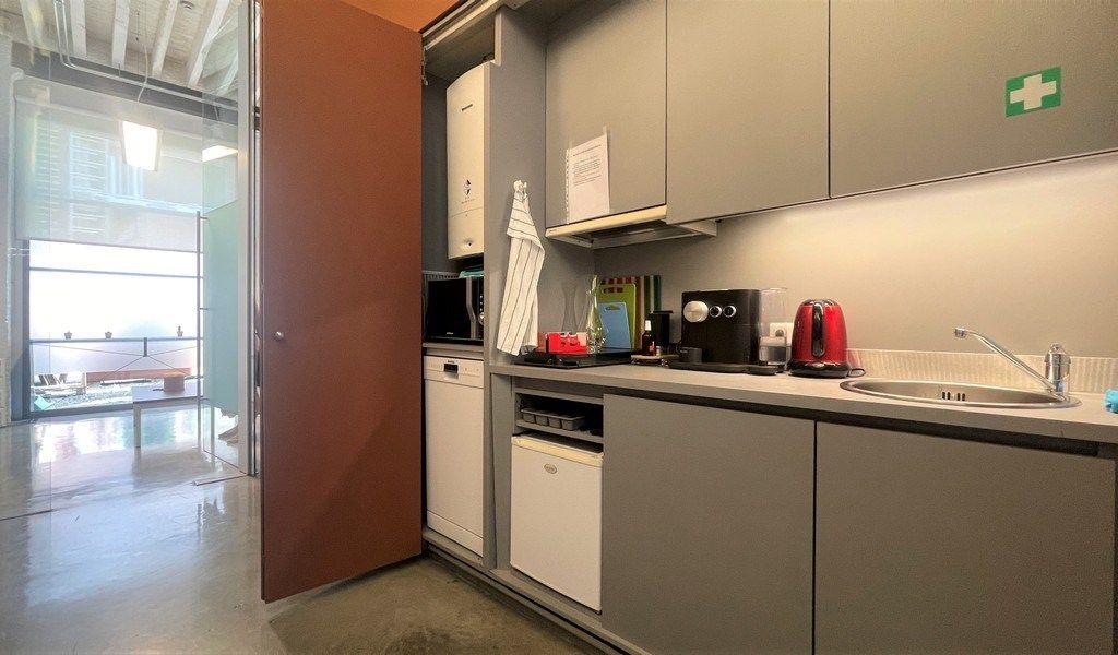 Trendy kantoor in gerenoveerd pakhuis nabij het Eilandje foto 6