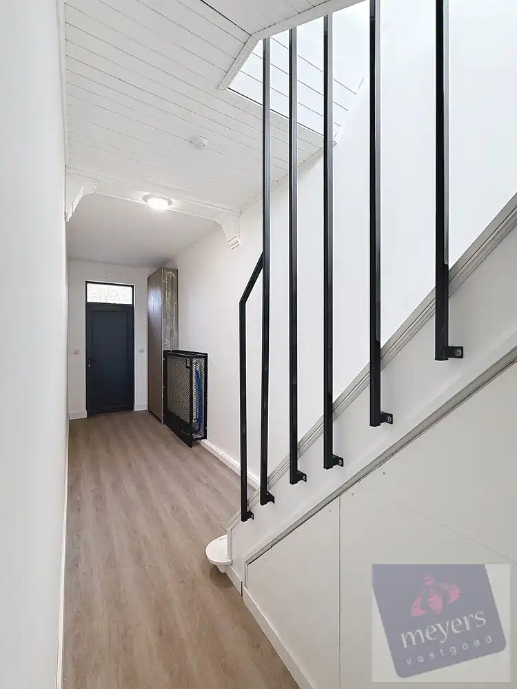 Stijlvolle halfopen bebouwing met tuin op centrale ligging in Hasselt foto 3