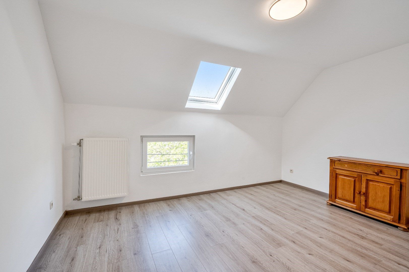 Gerenoveerde stadwoning met 4 slaapkamers foto 12