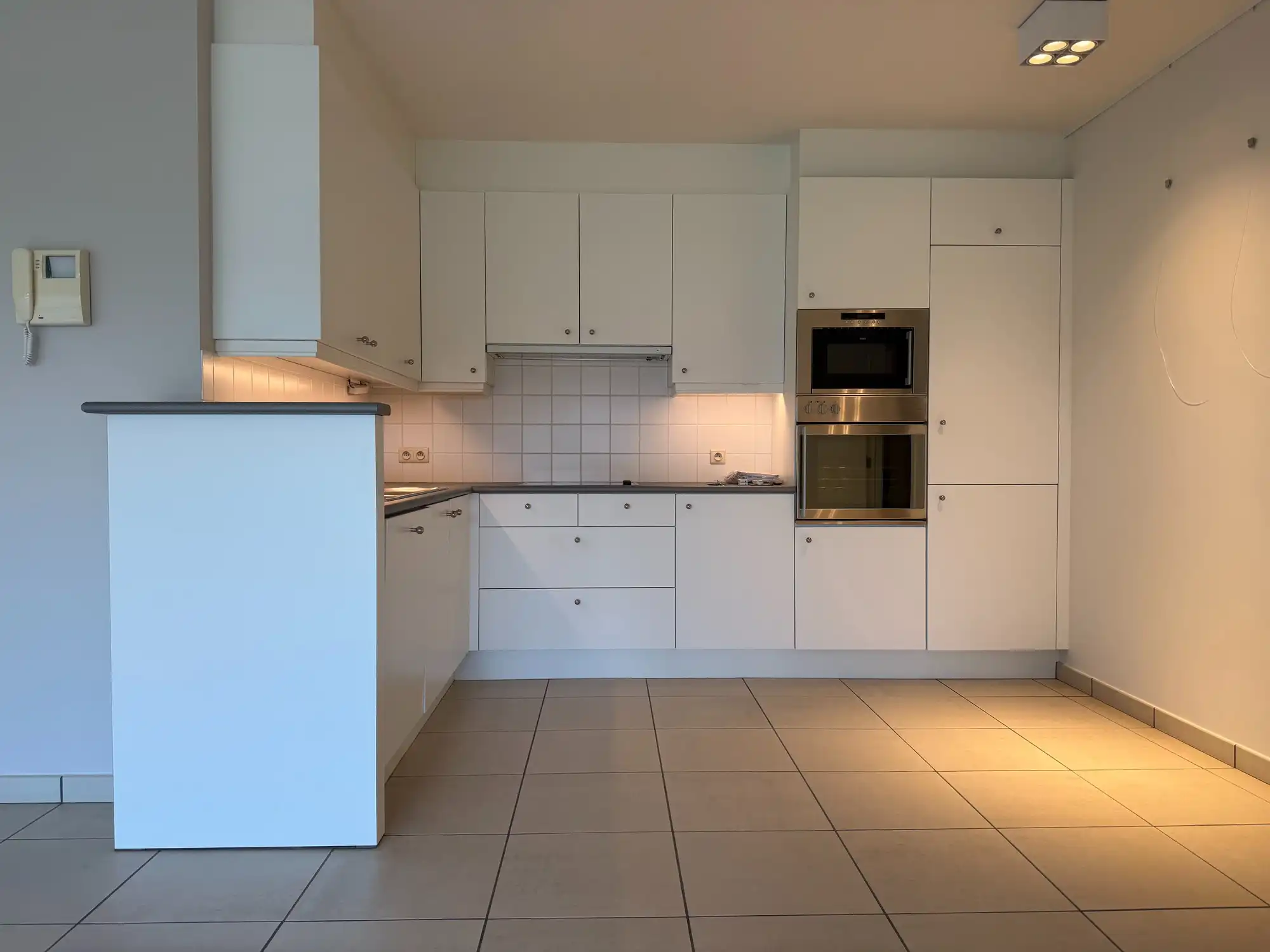 Perfect onderhouden instapklaar gelijkvloers appartement met tuintje | Potegemstraat foto 6