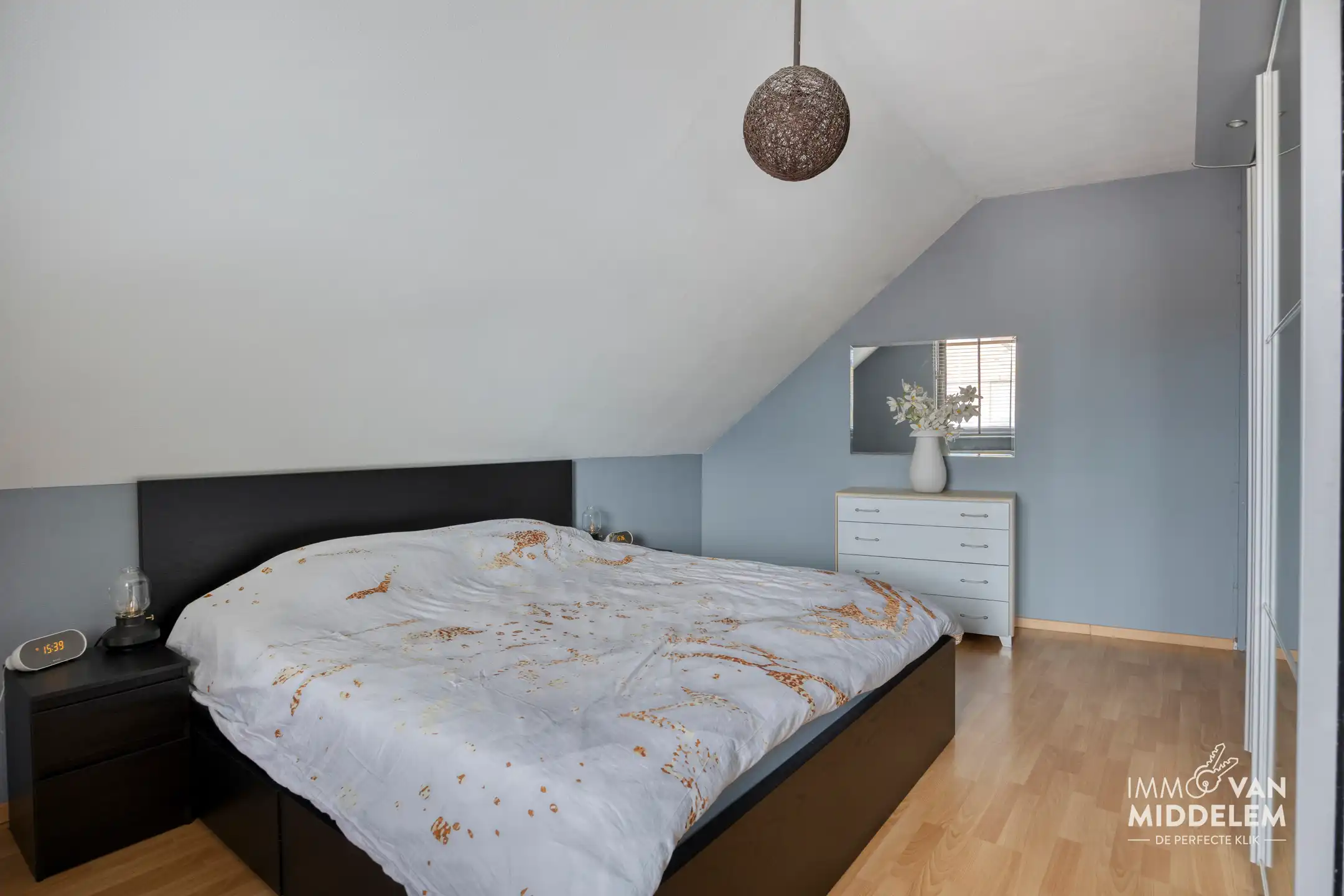 INSTAPKLARE WONING MET 3 KAMERS, ZWEMBAD, GARAGE EN TUIN foto 12