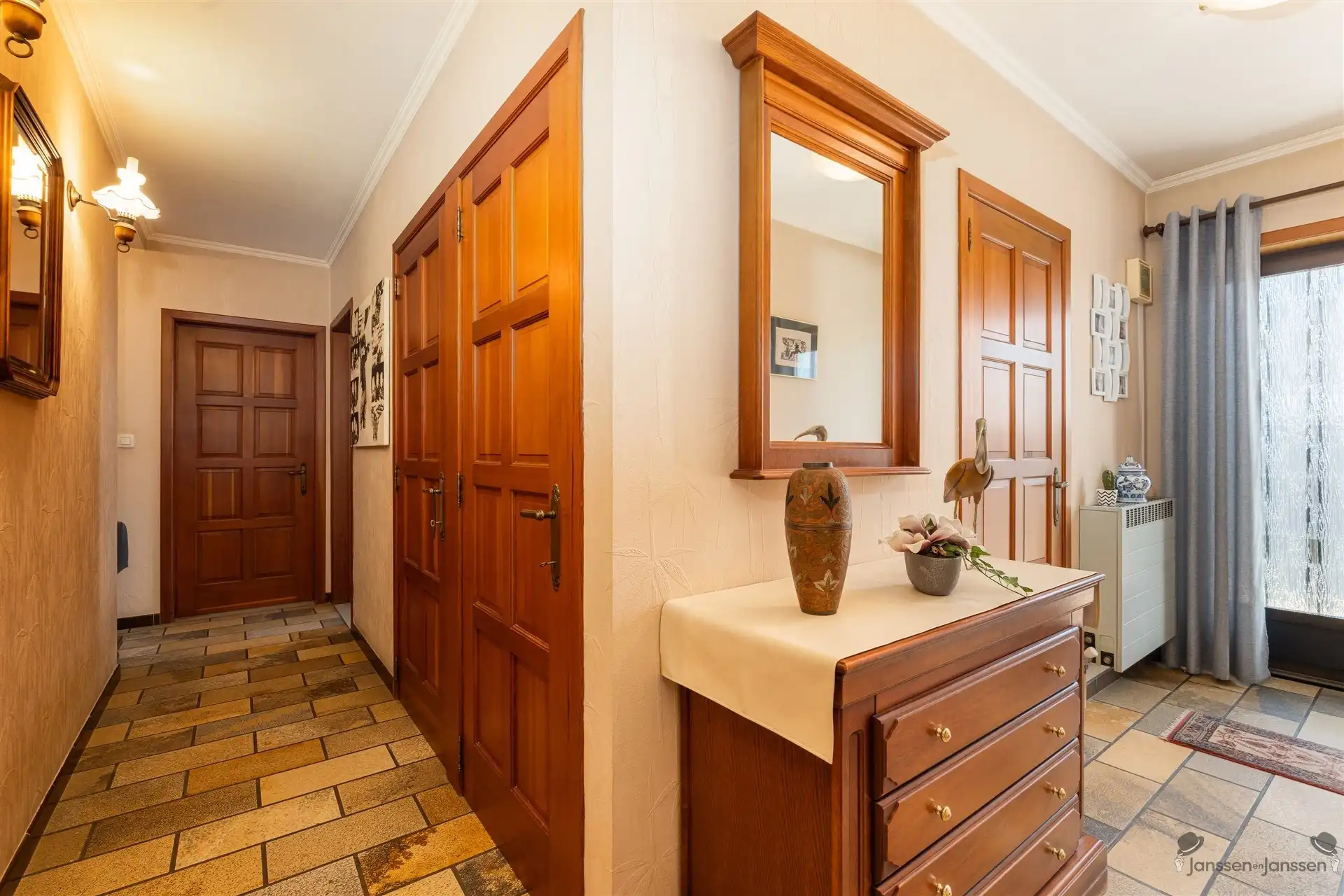 Rustig gelegen woning met prachtig uitzicht foto 4