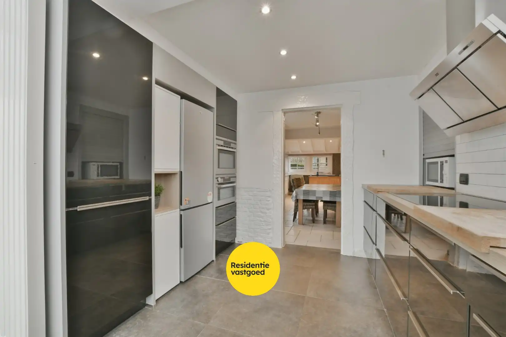 Ruime villa (201m²) op wandelafstand van het centrum en strand te Blankenberge! foto 10