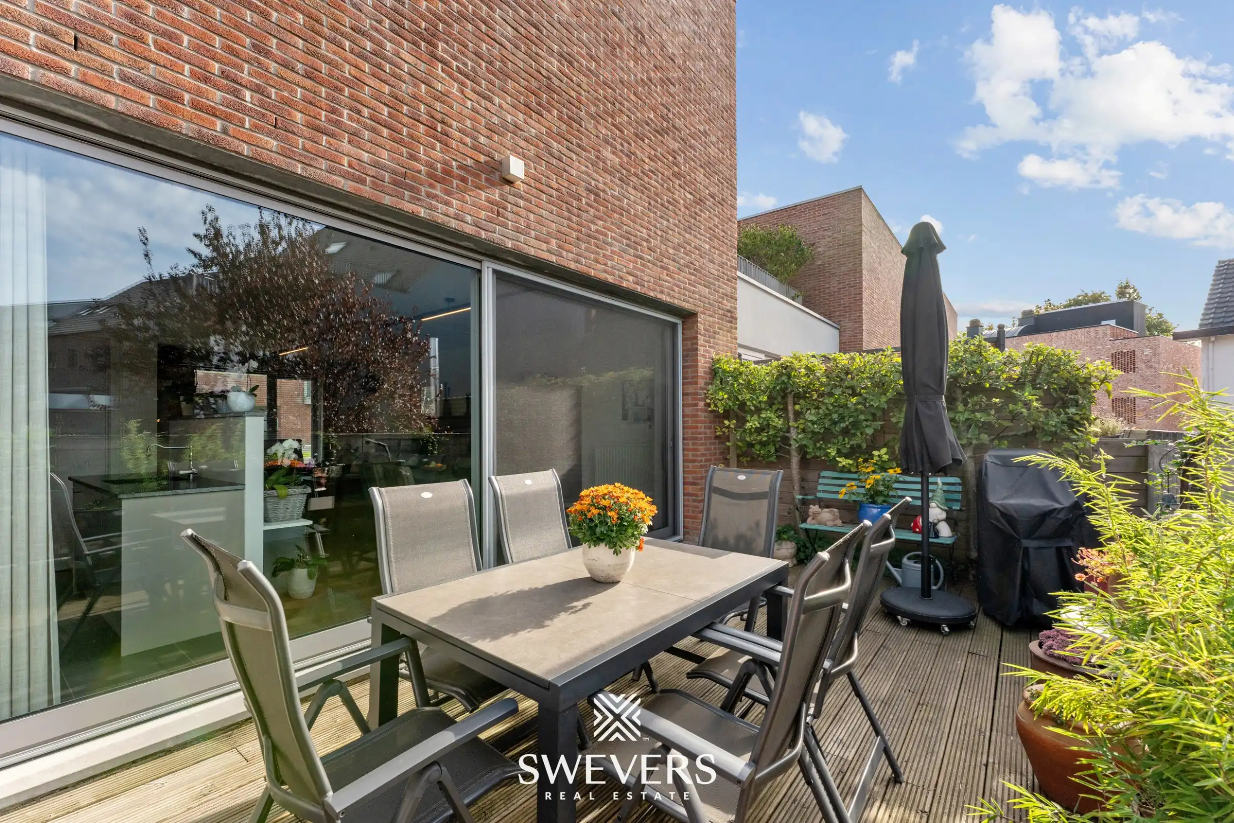 Recent en ruim duplex appartement (140m²) met 2 grote terrassen in centrum Diepenbeek foto 17
