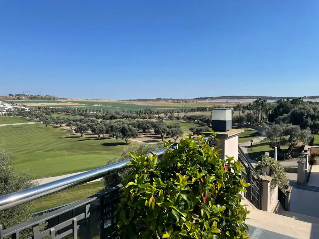 Wonen met uitstekend zicht op de golf! foto 7