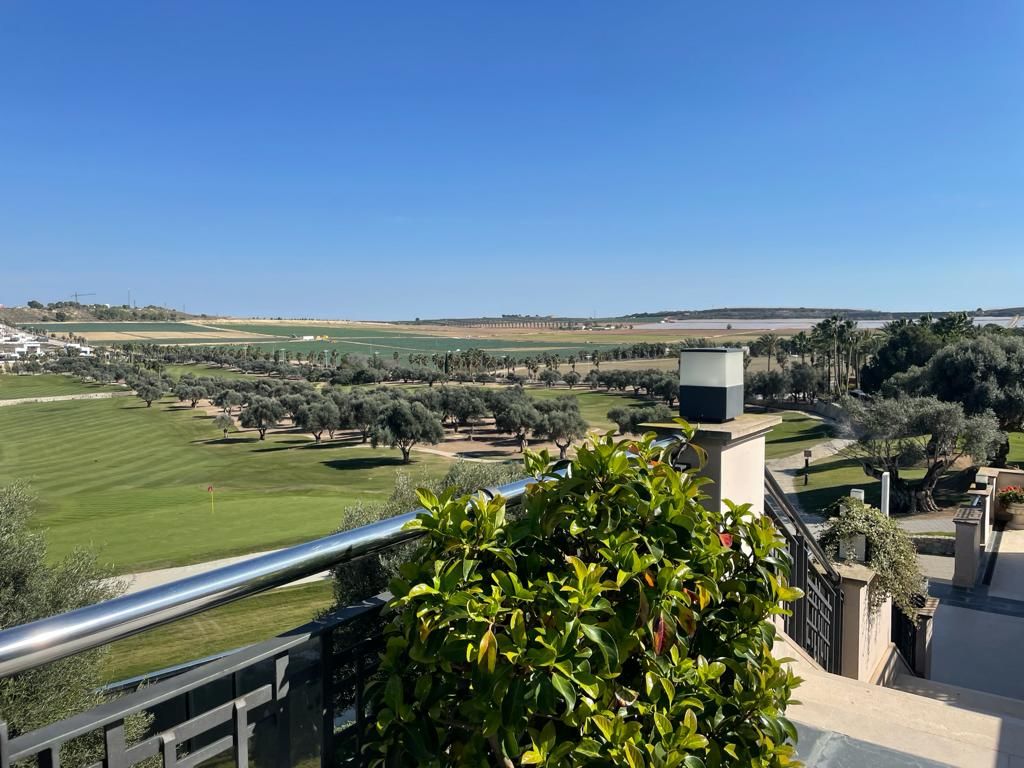 Wonen met uitstekend zicht op de golf! foto 7