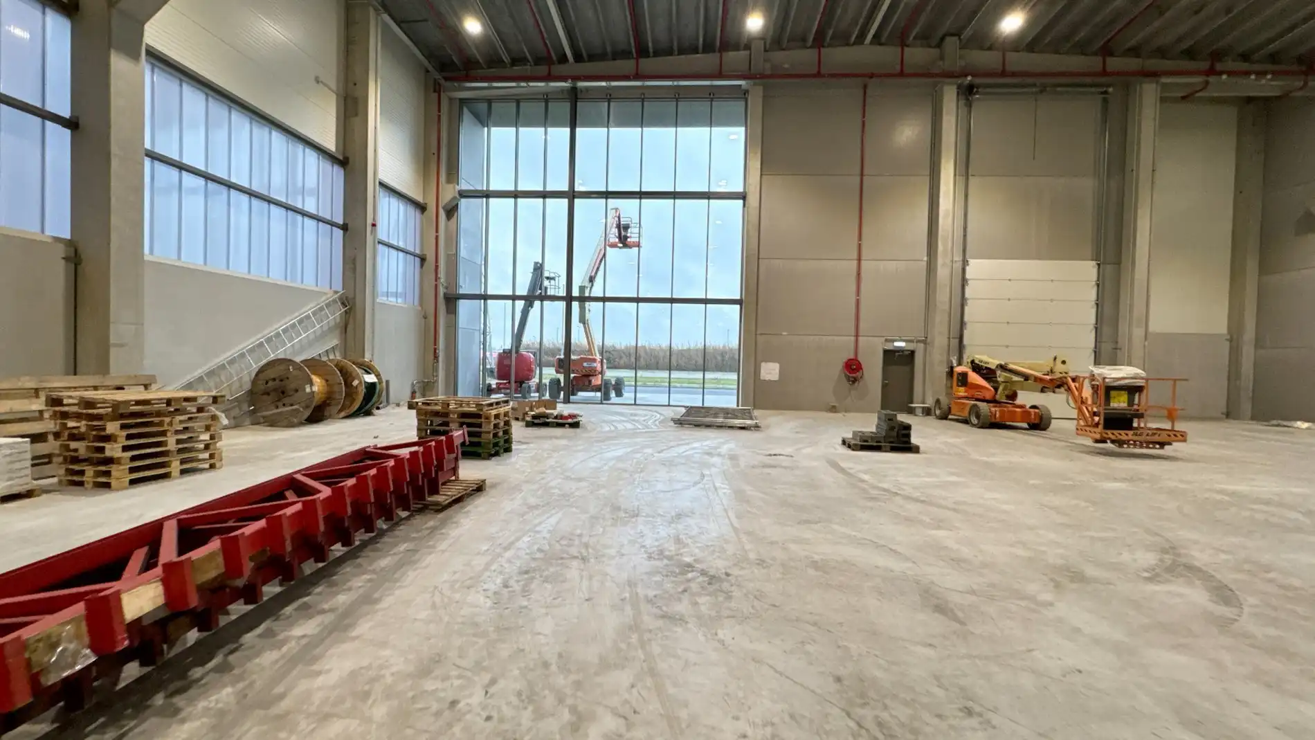 Nieuwbouw magazijn en kantoor te huur in West Port Zwijndrecht foto 13