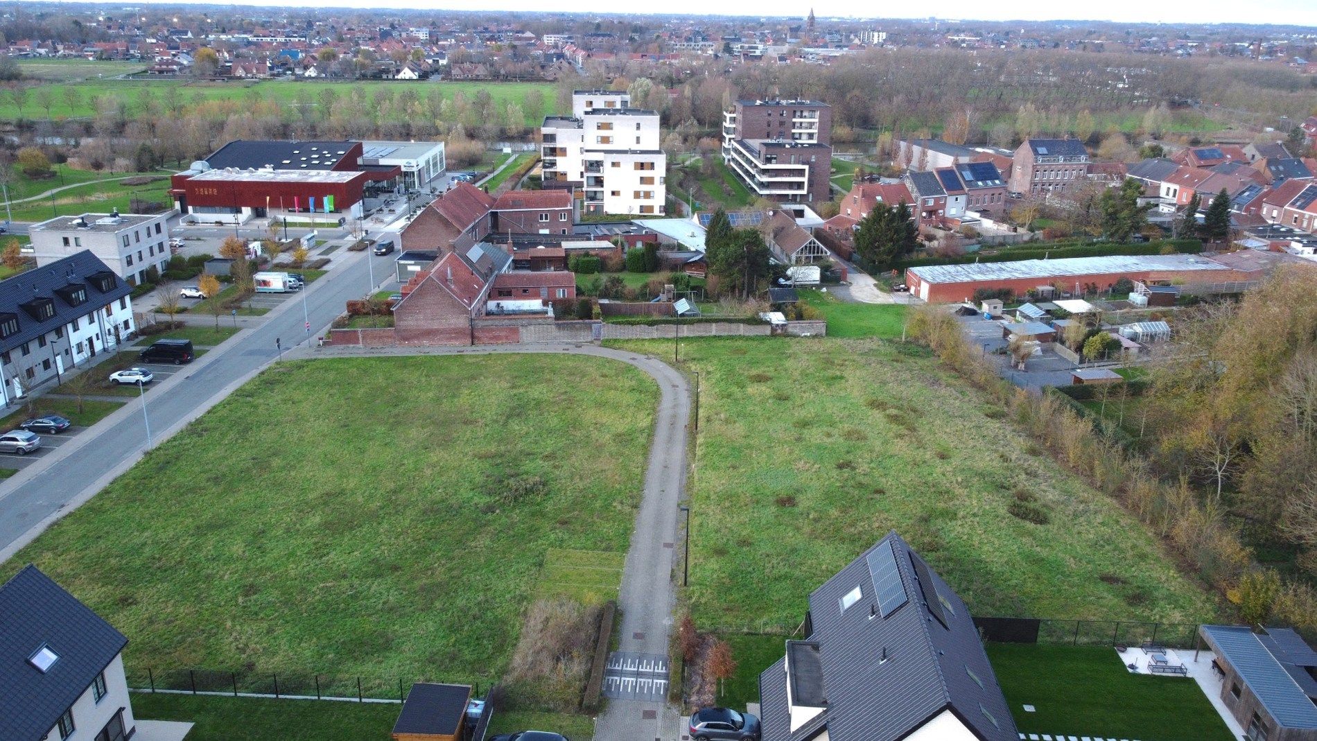 Vijf loten bouwgrond voor gesloten bebouwing! foto 3