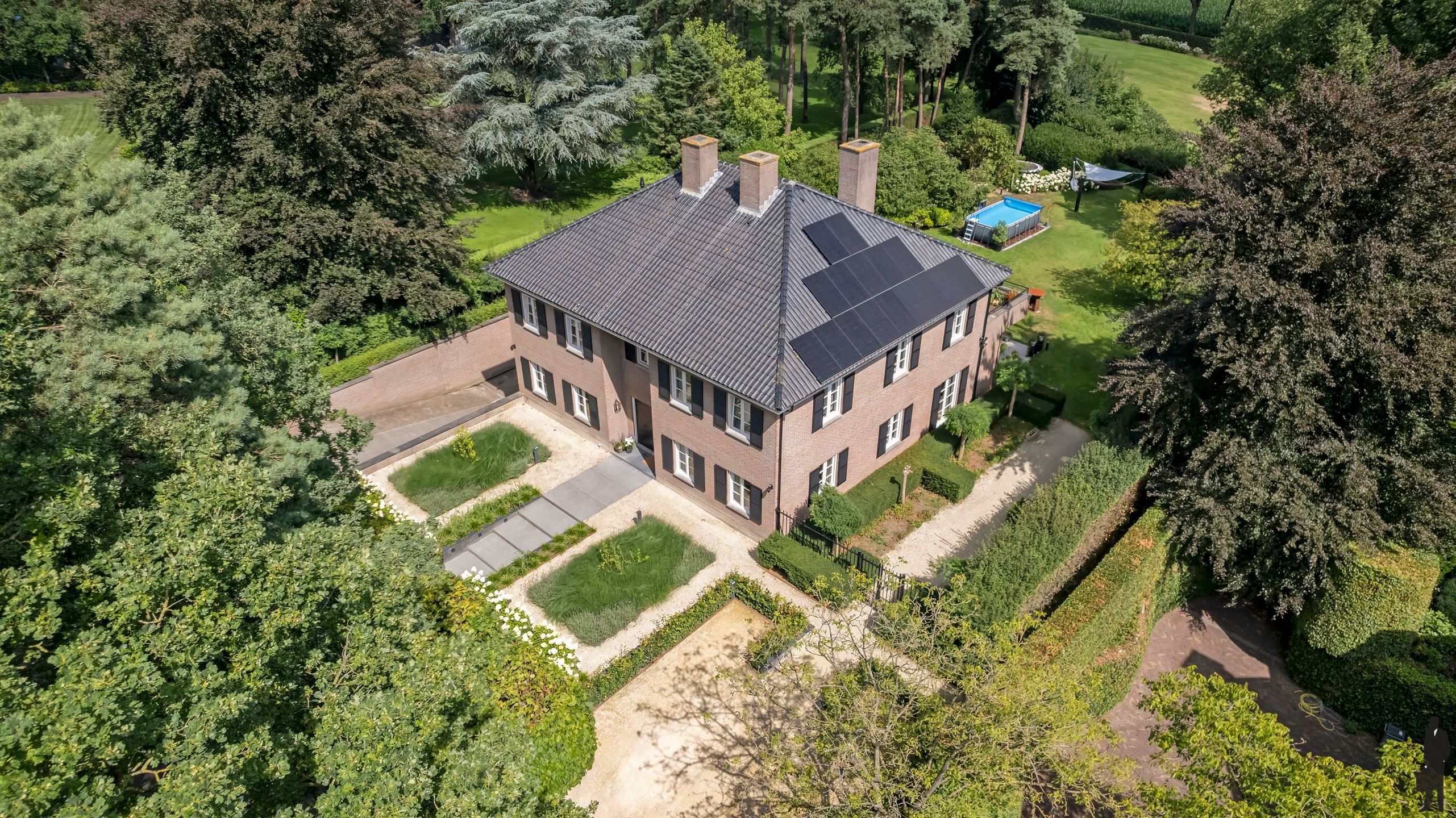 In de residentiële villawijk, De Meersebergen nabij Breda klassieke herenhuis op ca. 2135 m² met uitzicht op "Markdal". foto 70