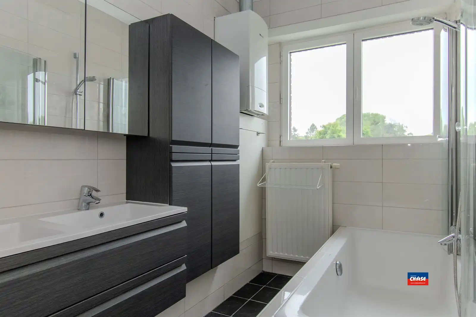 Bel-étage met 2 slaapkamers, garage, tuin en zonnepanelen. EPC B foto 7