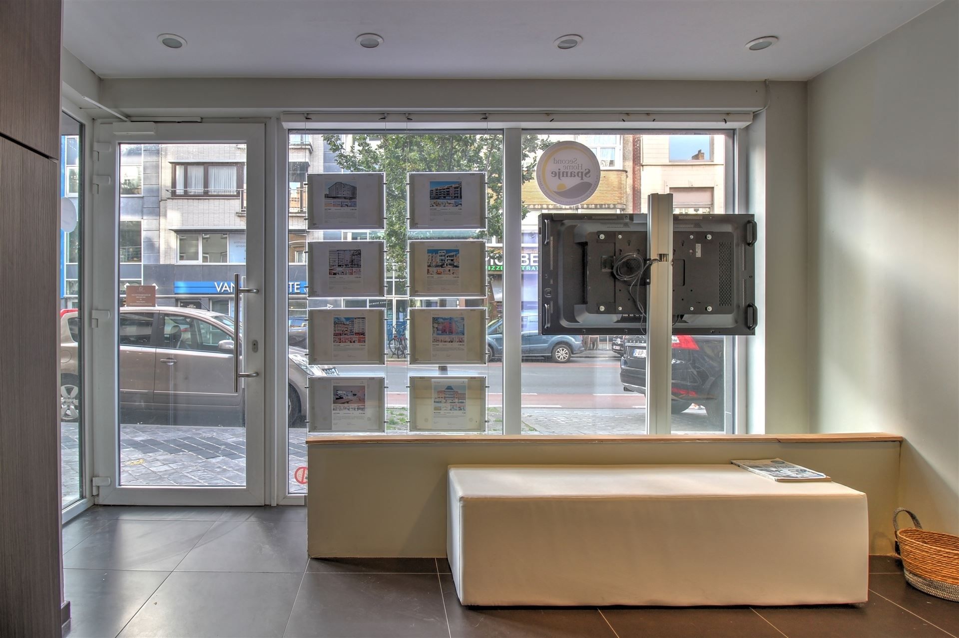 Zeer commercieel gelegen modern kantoor/handelsgelijkvloers foto 7