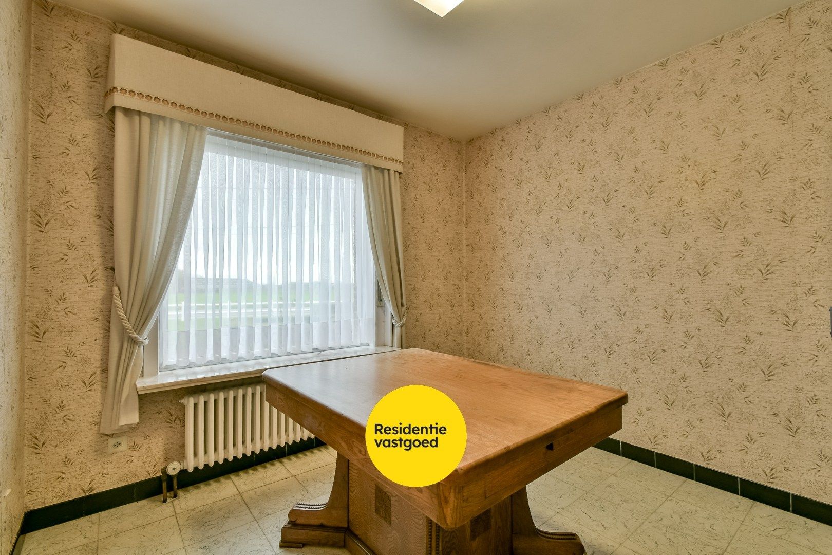 Statige woning met ruime loodsen in Kortemark! foto 9