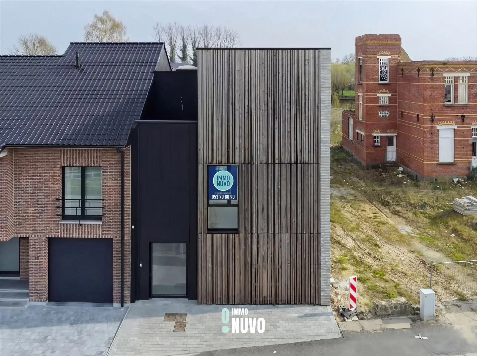 Moderne woning foto {{pictureIndex}}