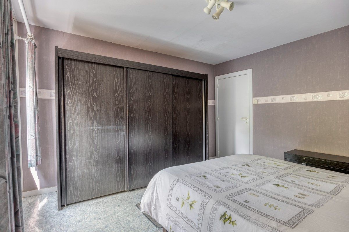 Rustig gelegen woning met oa 4 slpks op een mooi breed perceel van 21 are. foto 18