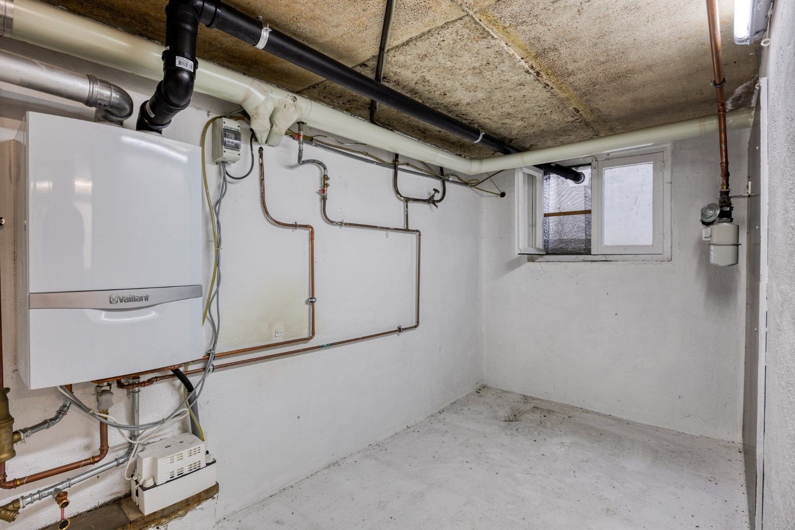 Te renoveren vrijstaande woning met 3 slaapkamers op 695 m² te OLV Olen ! foto 21