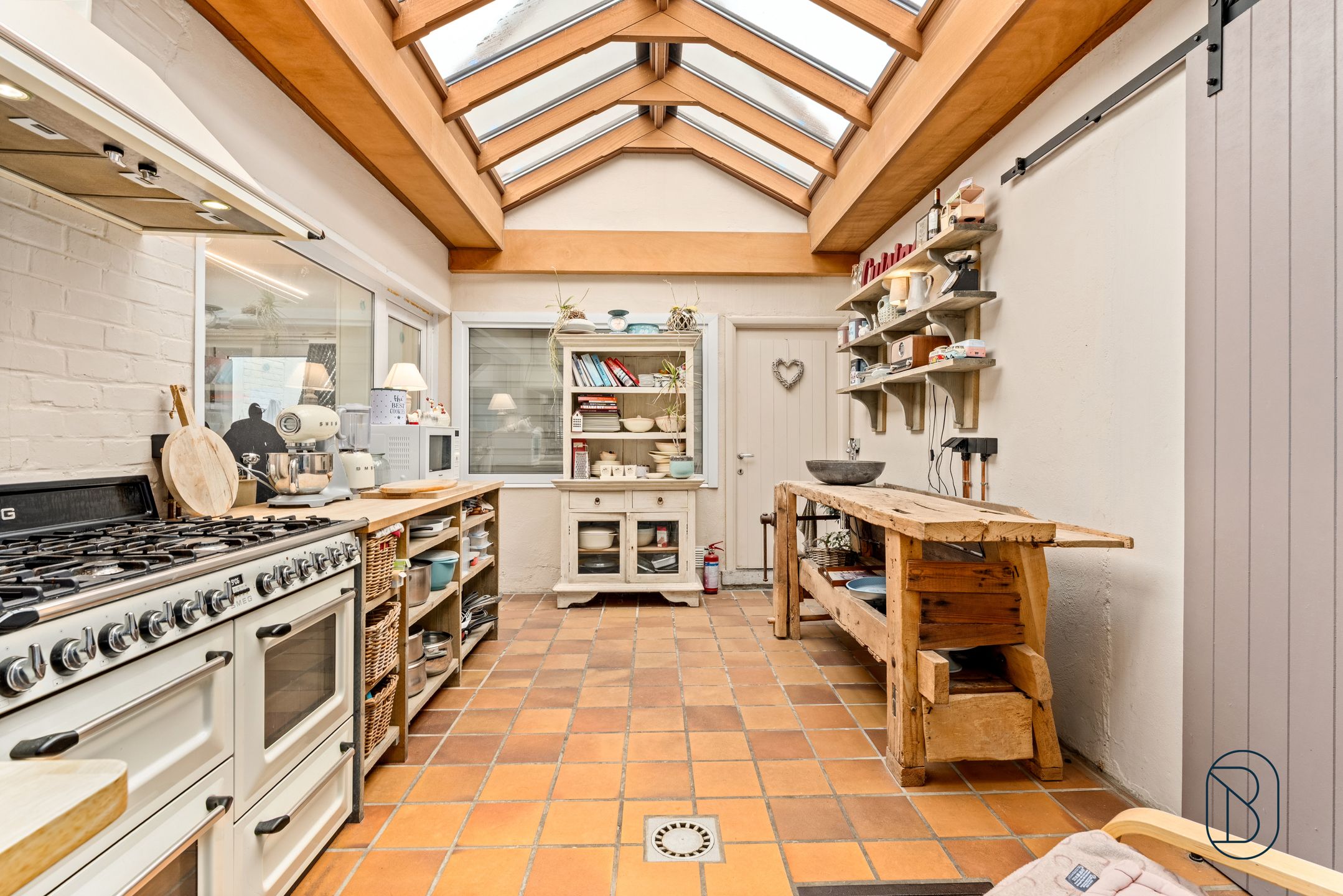 Volledig instapklare woning met tuin en garage. foto 5