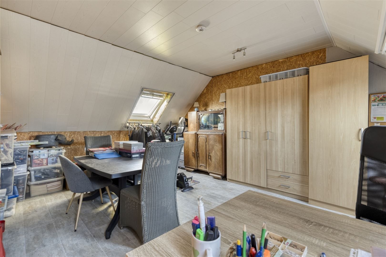 Rustig gelegen woning met garage foto 21