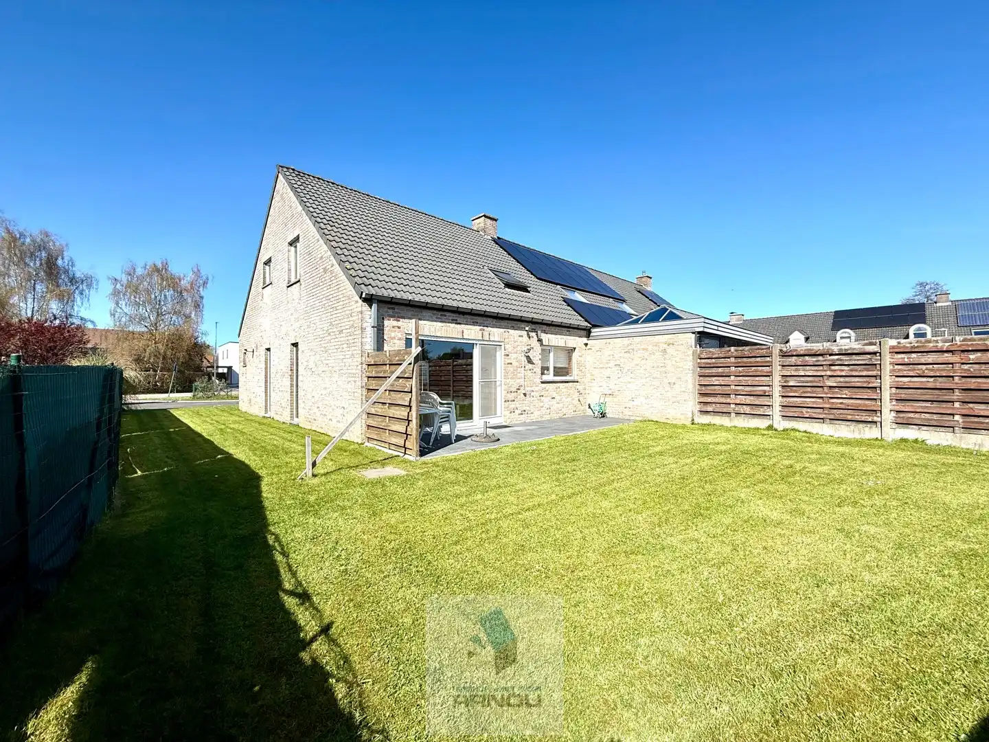 Verzorgde gezinswoning met 3 slaapkamers, gezellige tuin en inpandige garage foto 13