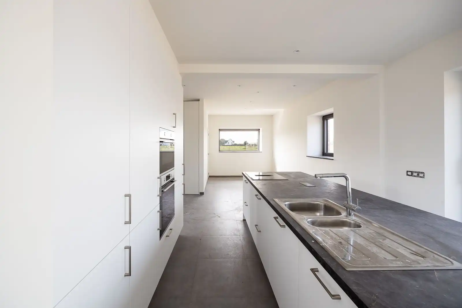 Nieuwe, energiezuinige woning met vrij uitzicht over de velden. foto 8