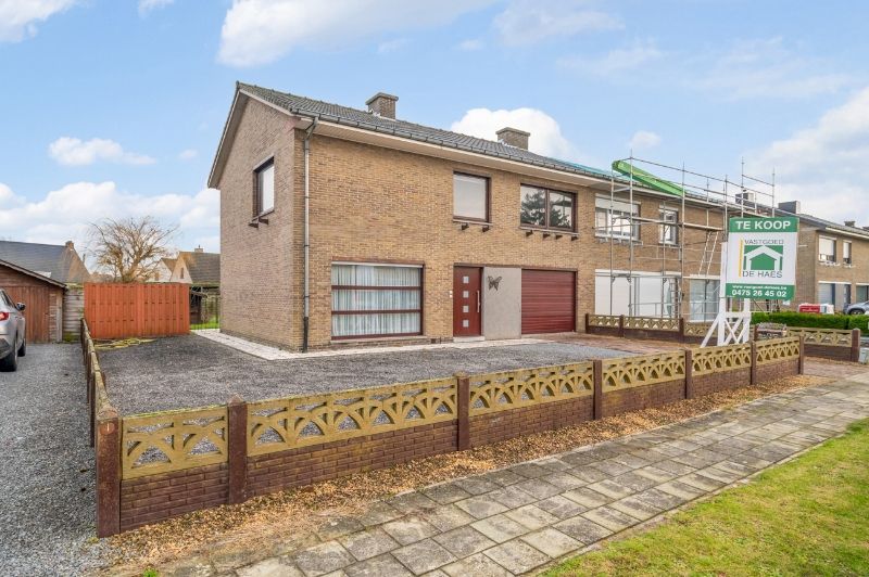 Rustig gelegen te renoveren, te verbouwen woning met 4 slpk en tuin foto 3